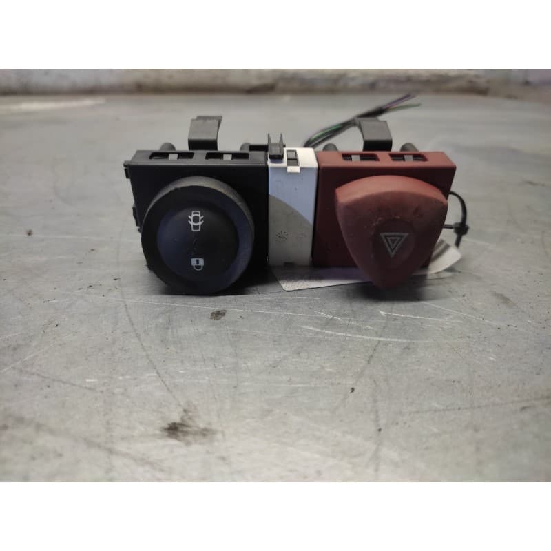 Recambio de warning para renault megane ii berlina 5p authentique referencia OEM IAM 8200107808