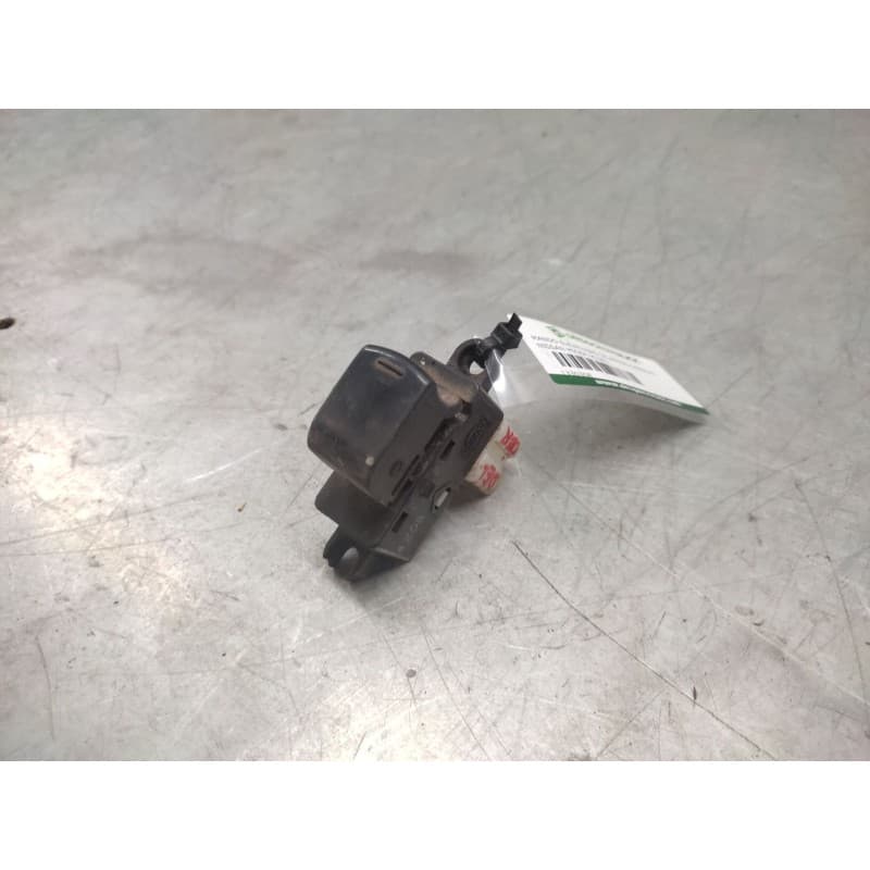 Recambio de mando elevalunas delantero derecho para nissan micra (k12e) acenta referencia OEM IAM 6 PINS