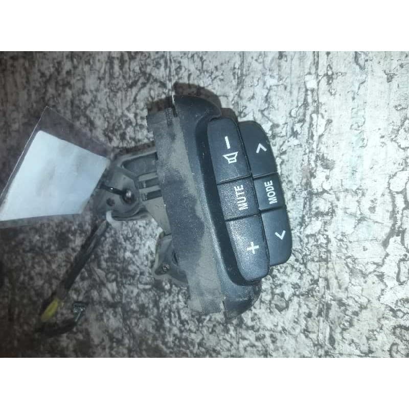 Recambio de mando volante para suzuki grand vitara 5 puertas sq (ft) 2.0 td referencia OEM IAM 75B111 - Verde