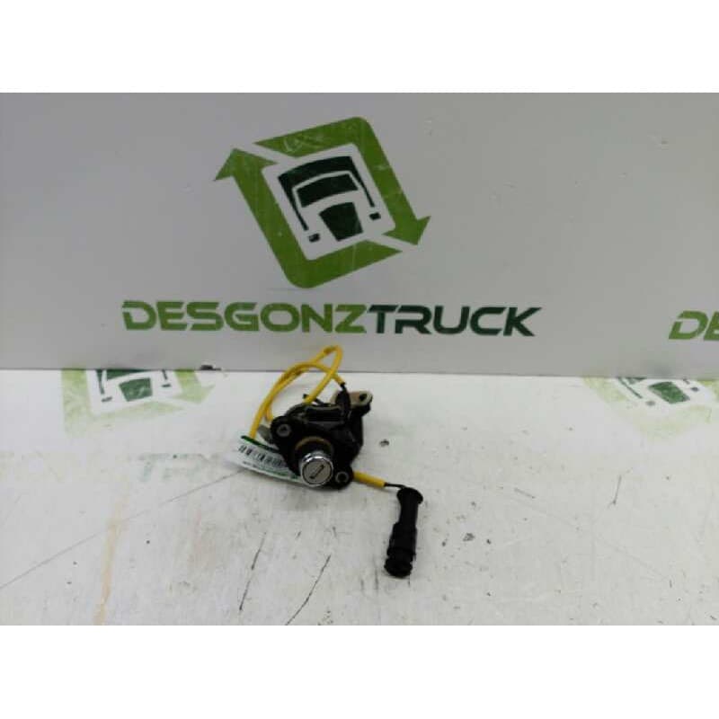 Recambio de bombin porton trasero para opel astra f berlina california referencia OEM IAM 93176455 - Rojo