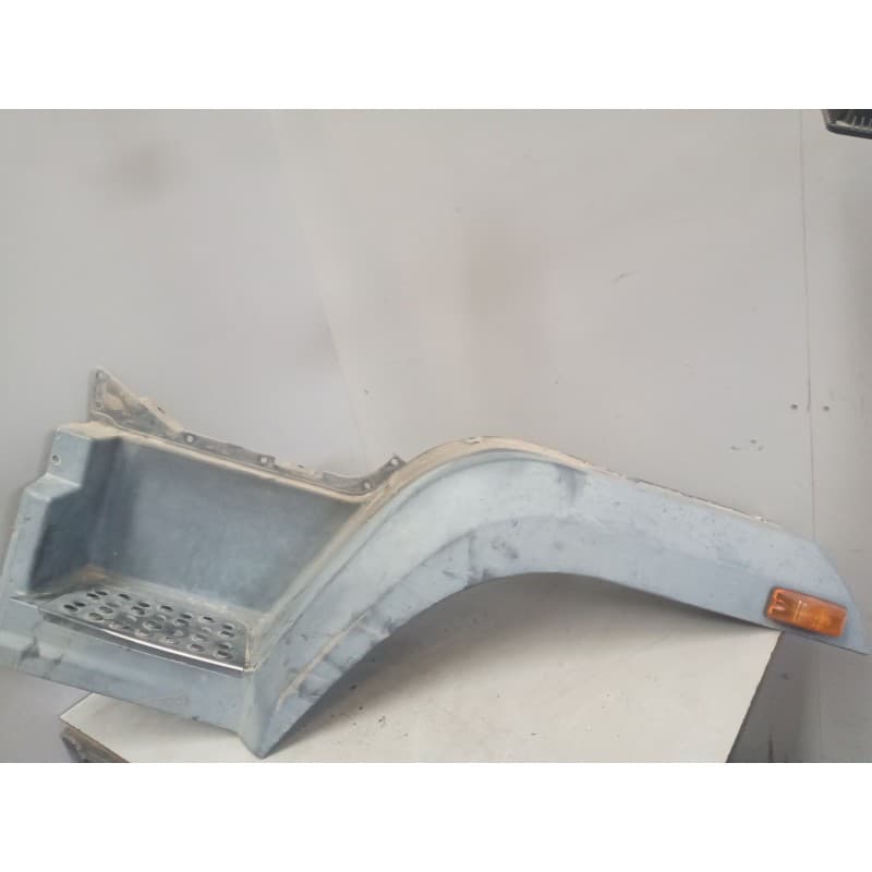 Recambio de paso rueda delantero izquierdo para man m2000l/m2000m 18.2x4 e2 6.9 diesel referencia OEM IAM 85612100021 - Blanco