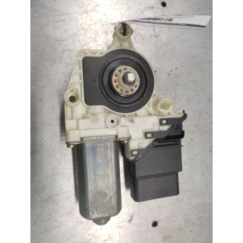 Recambio de motor elevalunas trasero derecho para volkswagen bora berlina (1j2) highline 4motion referencia OEM IAM 1J4959812C