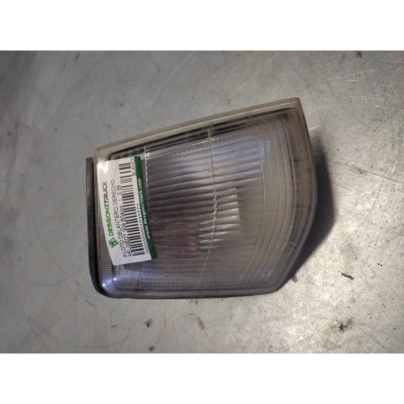 Recambio de piloto delantero derecho para peugeot 309 básico referencia OEM IAM BLANCO