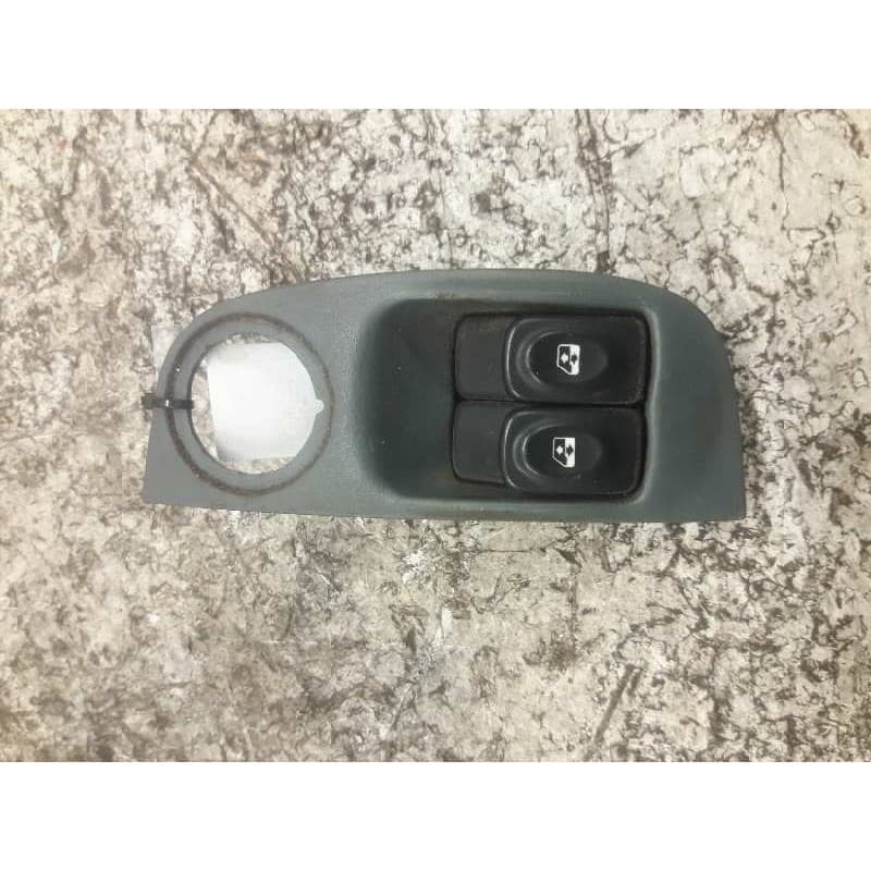 Recambio de mando elevalunas delantero izquierdo para renault megane i classic (la0) 1.9 d europa referencia OEM IAM R207730D 6/