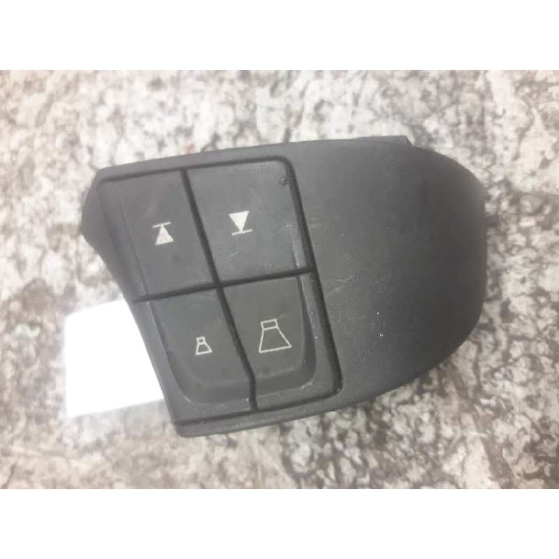 Recambio de mando volante para volvo c30 d5 r-design referencia OEM IAM 30739641 4/3 PINS - Azul