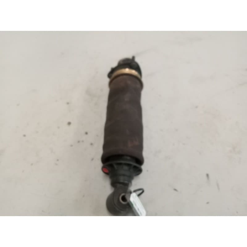 Recambio de amortiguador trasero derecho cabina para scania 4 - series 124 l/420 referencia OEM IAM