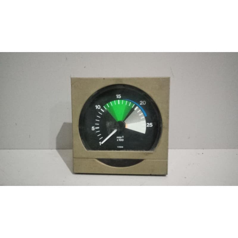 Recambio de cuadro instrumentos para man f 90 19.322/372/422 12.0 diesel referencia OEM IAM 81271026072 - Amarillo