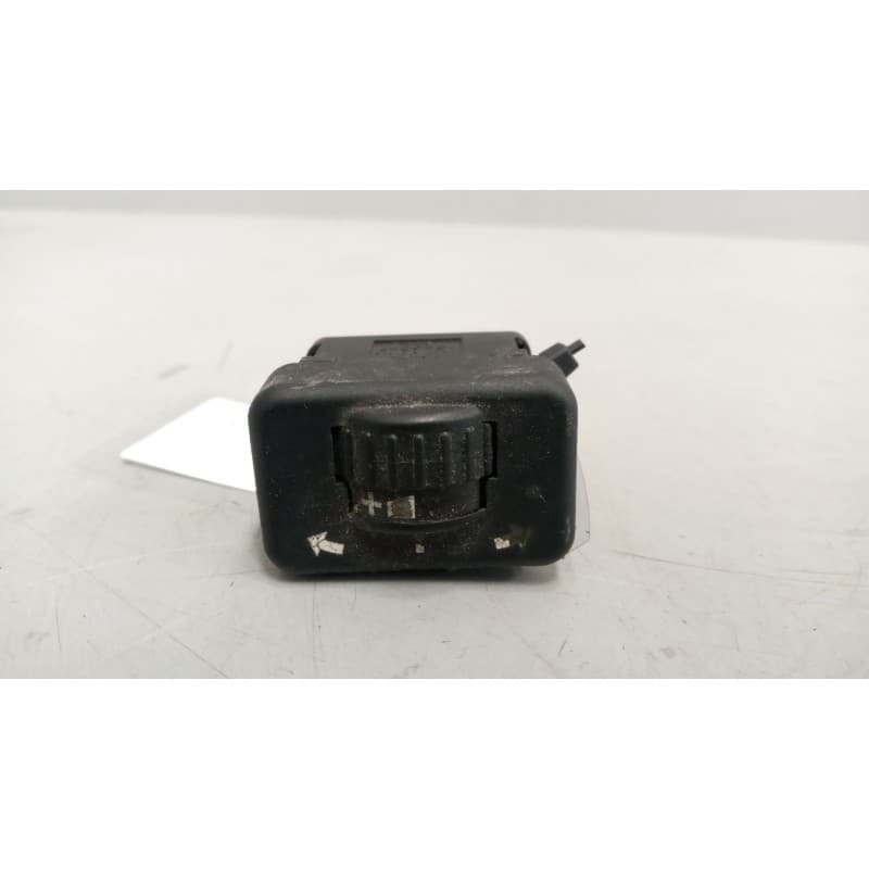 Recambio de interruptor para scania serie 4 (p/r 124 l) 11.7 diesel referencia OEM IAM 1350547 - Rojo