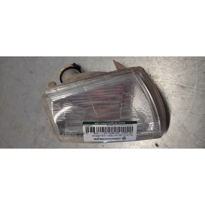 Recambio de piloto delantero izquierdo para peugeot 205 berlina 1.1 mito referencia OEM IAM NARANJA