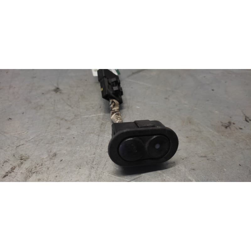 Recambio de mando elevalunas delantero izquierdo para opel corsa b eco referencia OEM IAM CABLE CORTO