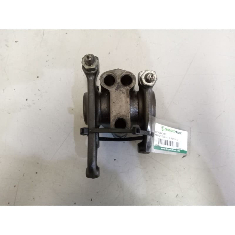 Recambio de eje balancines para renault hd 300.18 / 26 premium e2 fg mod. 300.26 6x2 219 kw corto referencia OEM IAM 5000681585