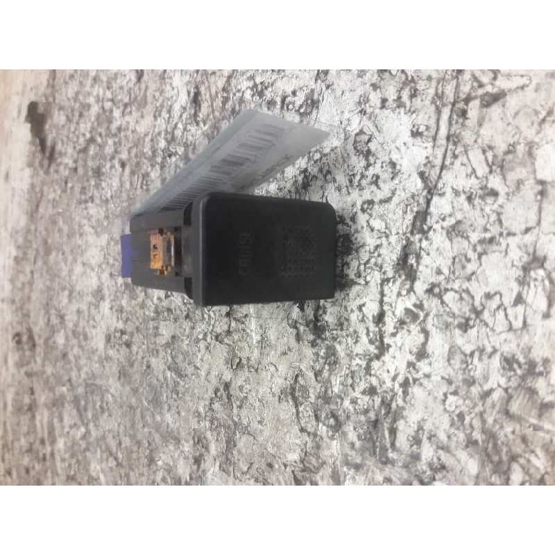 Recambio de boton cruise para toyota corolla (e12) 1.6 linea luna berlina referencia OEM IAM 531882 5 PINS - Negro