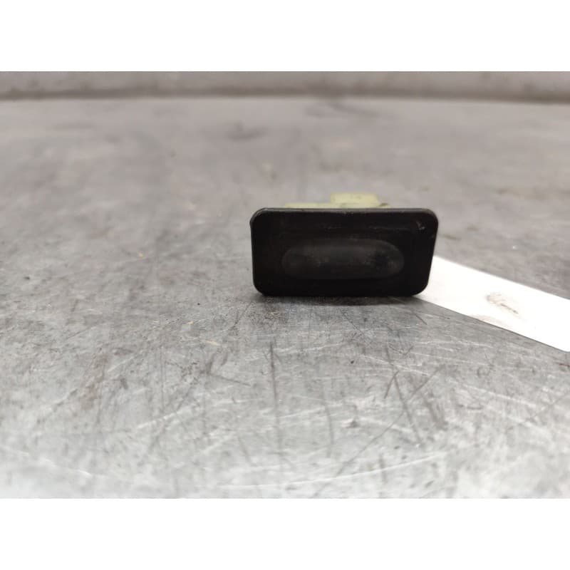 Recambio de boton apertura maleteroporton para renault laguna ii grandtour (kg0/1_) 2.2 dci (kg0f) referencia OEM IAM 8200000900 - Negro