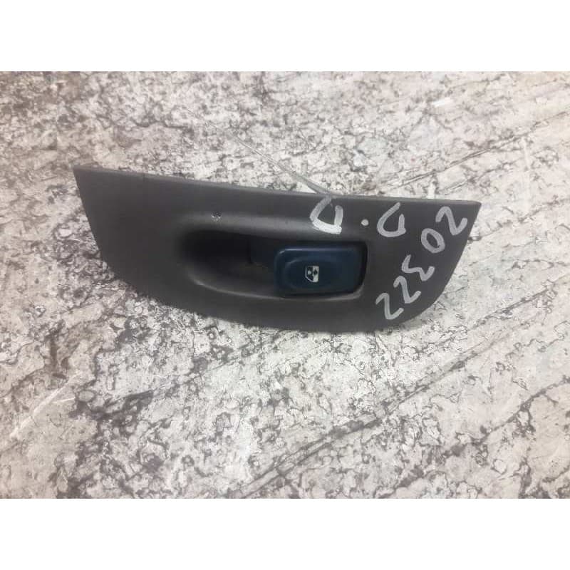 Recambio de mando elevalunas delantero derecho para renault megane i fase 2 berlina (ba0) 1.4 16v privilege referencia OEM IAM 7 - Rojo