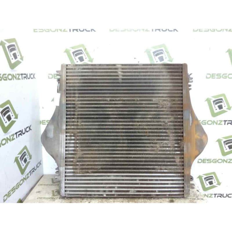 Recambio de intercooler para man f 2000 23./26.604 fsa 26.604 dfls 6x2 / 2 gran espacio referencia OEM IAM 81061300130 - Rojo