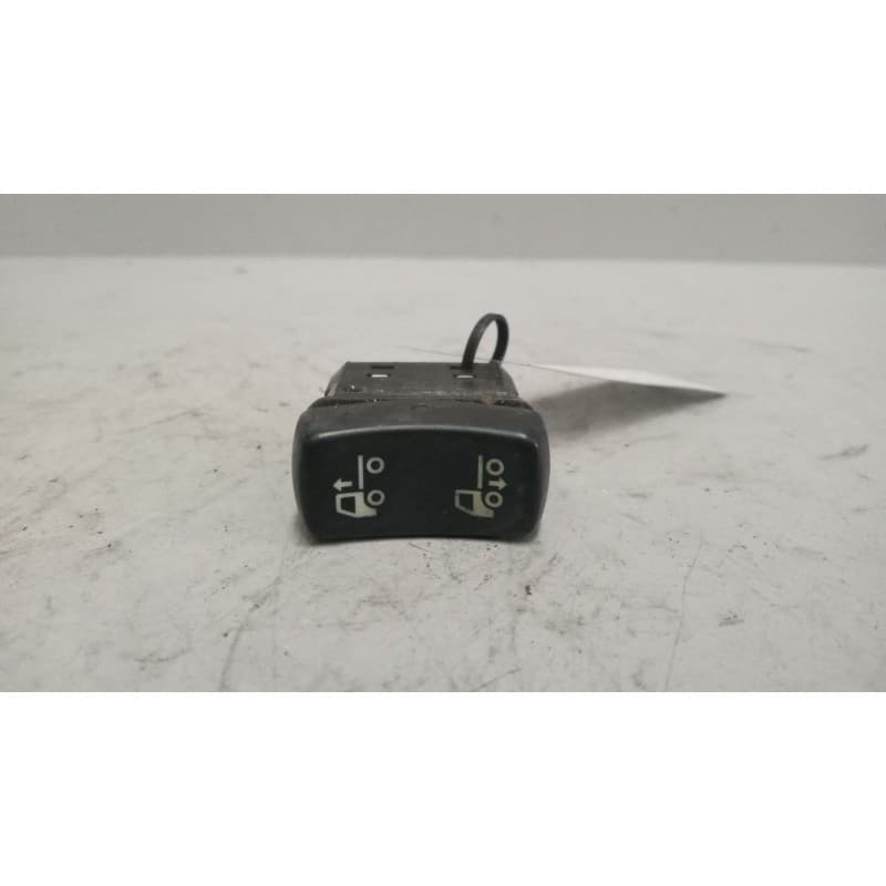 Recambio de interruptor para scania serie p/g/r (c-clase) 15.6 diesel referencia OEM IAM 1421845 - Blanco