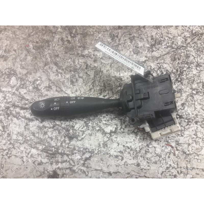Recambio de mando intermitentes para toyota yaris (ncp1/nlp1/scp1) 1.4 d-4d expo referencia OEM IAM 12 PINS