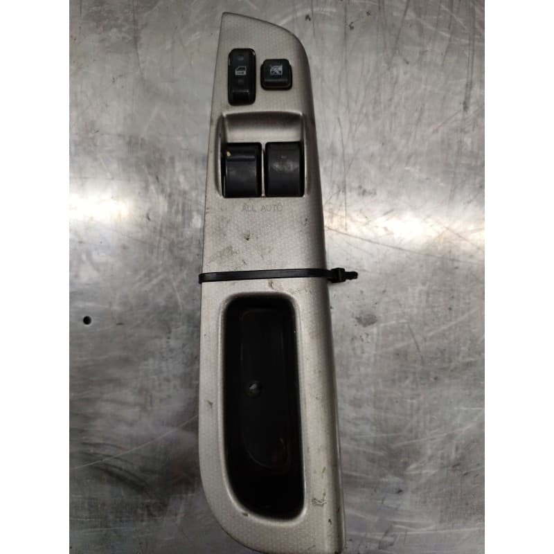 Recambio de mando elevalunas delantero izquierdo para toyota corolla (_e12_) 2.0 d-4d (cde120r_, cde120l_) referencia OEM IAM 74 - Plata