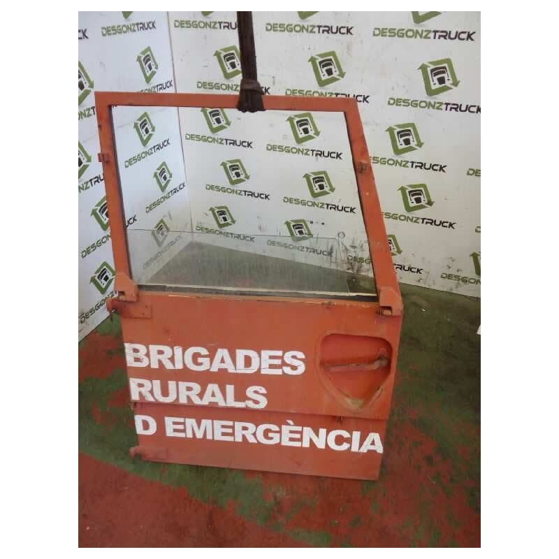 Recambio de puerta delantera derecha para pegaso trucks . pegaso 3046 referencia OEM IAM