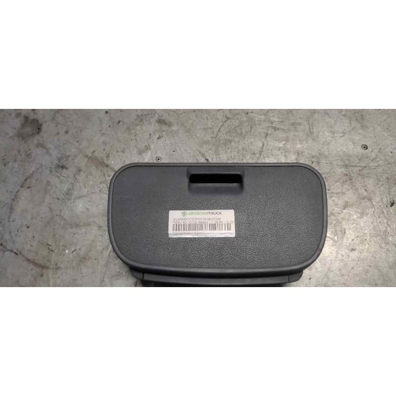 Recambio de guarnecido portaobjetos para ford ka (ccq) básico referencia OEM IAM - Negro