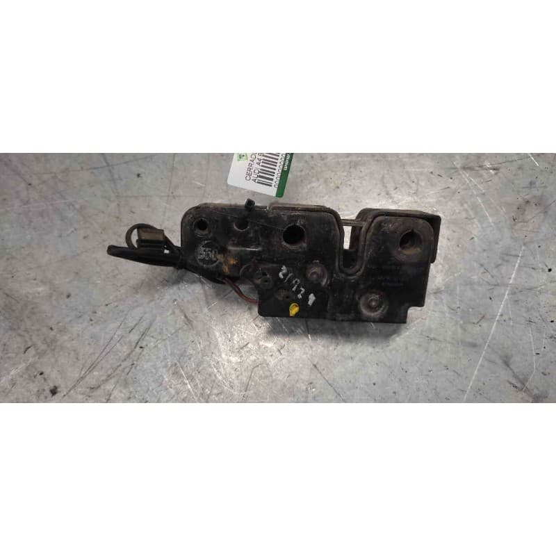 Recambio de cerradura capot para audi a4 ber. (b8) básico referencia OEM IAM 8T0823509 2 PINS
