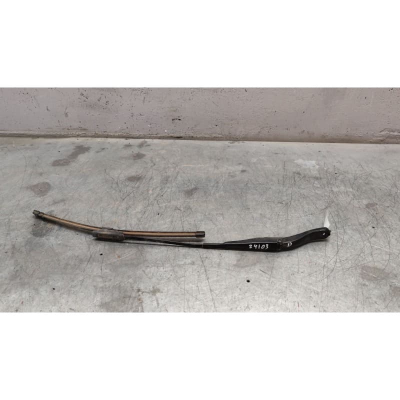 Recambio de brazo limpia delantero derecho para dacia sandero ii (b8_) tce 90 (b8m1, b8ma) referencia OEM IAM 28886545 - Azul