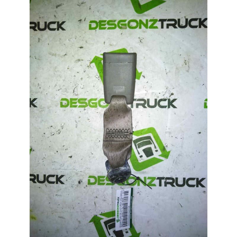 Recambio de enganche de cinturon delantero izquierdo para renault maxity fg 150.35/45 referencia OEM IAM - Blanco