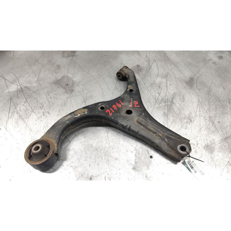 Recambio de brazo suspension inferior delantero derecho para hyundai accent (mc) gl referencia OEM IAM - Blanco