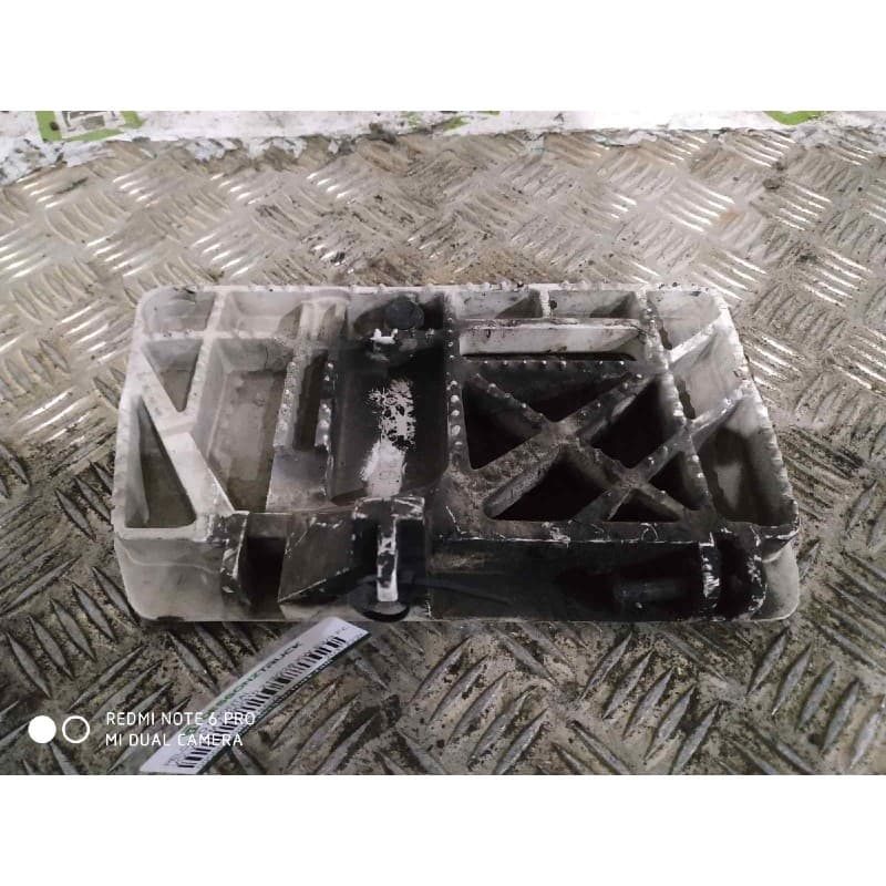 Recambio de peldaño frontal para volvo fm 7 290/310 213/228 kw e2/3 fg 4900 18 to (4x2) largo (lh1 o l2h1) referencia OEM IAM 2 - Blanco