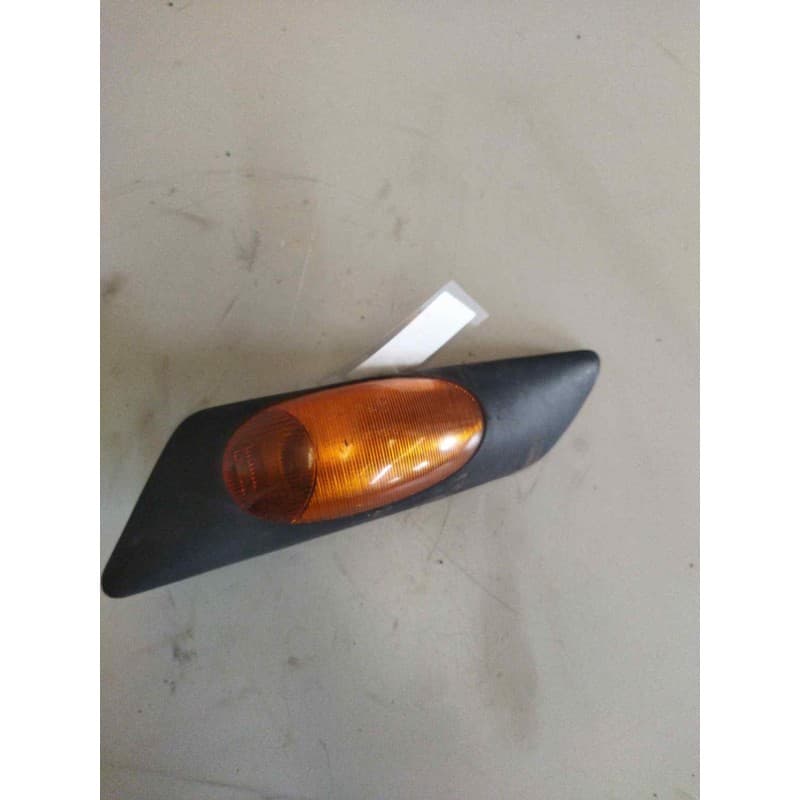 Recambio de piloto lateral izquierdo para iveco daily chasis- cabina (1999 =>) referencia OEM IAM 500322578 - Blanco