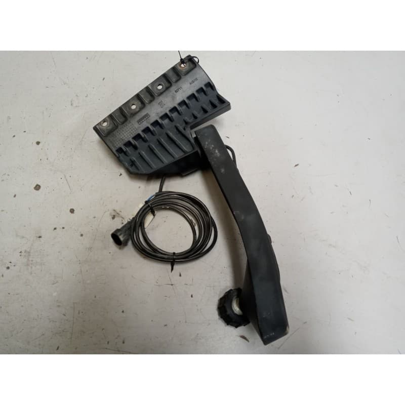 Recambio de soporte para iveco stralis (ad/at) 10.3 diesel referencia OEM IAM SOPORTE RETROVISOR FRONTAL