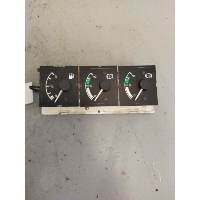 Recambio de cuadro instrumentos para man f 90 26.272/322 referencia OEM IAM 81272016059 81274106047 81274106048 - Rojo