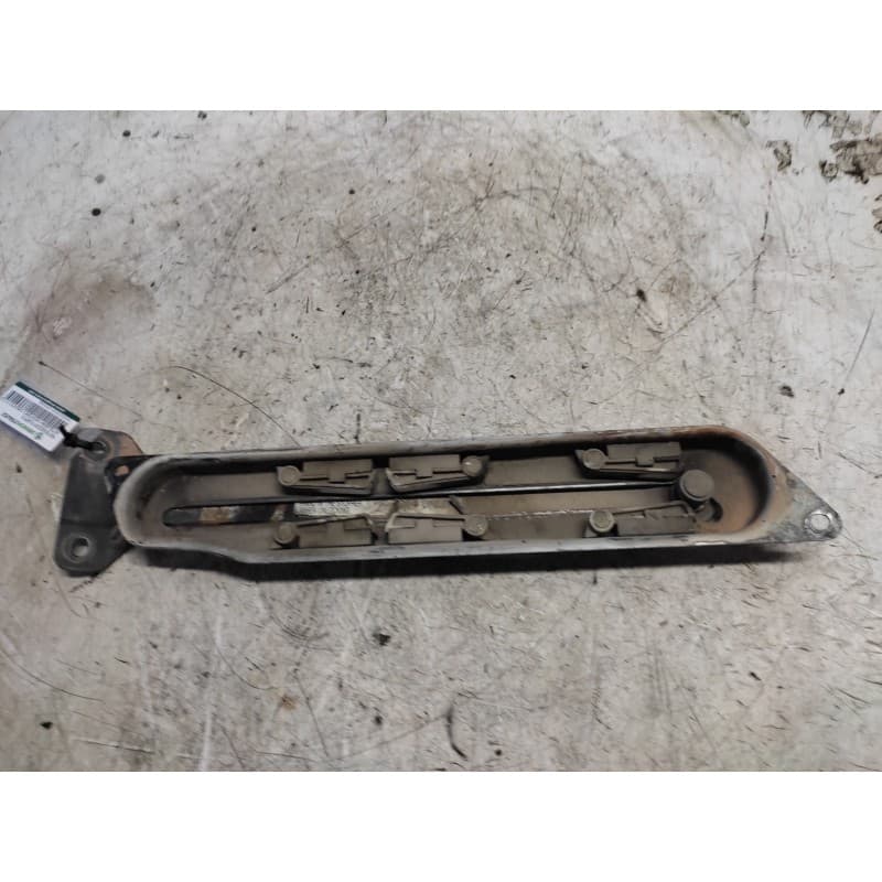 Recambio de retenedor puerta para mitsubishi montero (v60/v70) 3.2 di-d boss (3-ptas.) referencia OEM IAM RETENEDOR PORTON - Gris