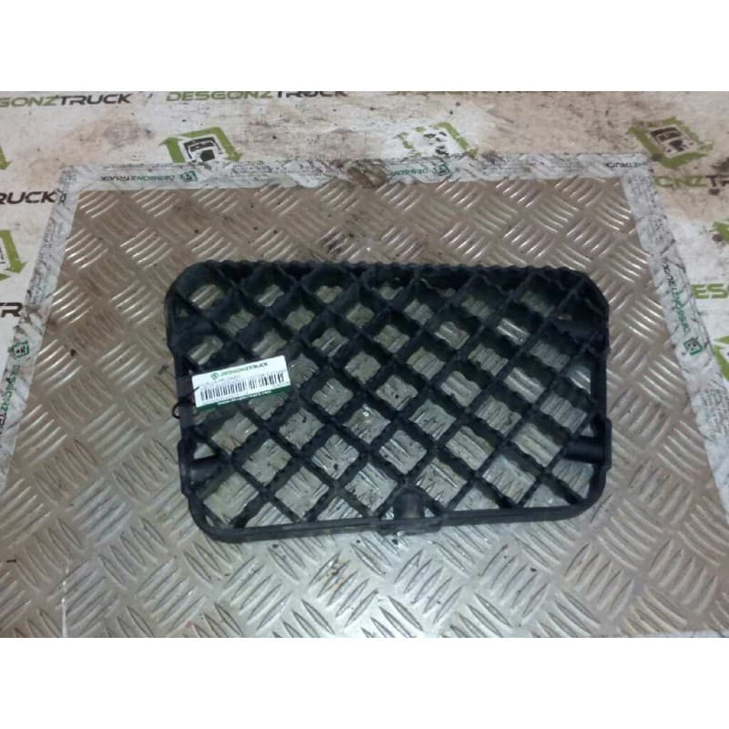 Recambio de huella peldaño para iveco eurocargo tector 5.9 diesel referencia OEM IAM 504043819 PARTE BAJA - Blanco