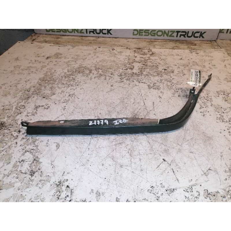 Recambio de moldura para mercedes-benz clase c (w202) berlina referencia OEM IAM 2028200177 BAJO FARO IZQUIERDO - Verde