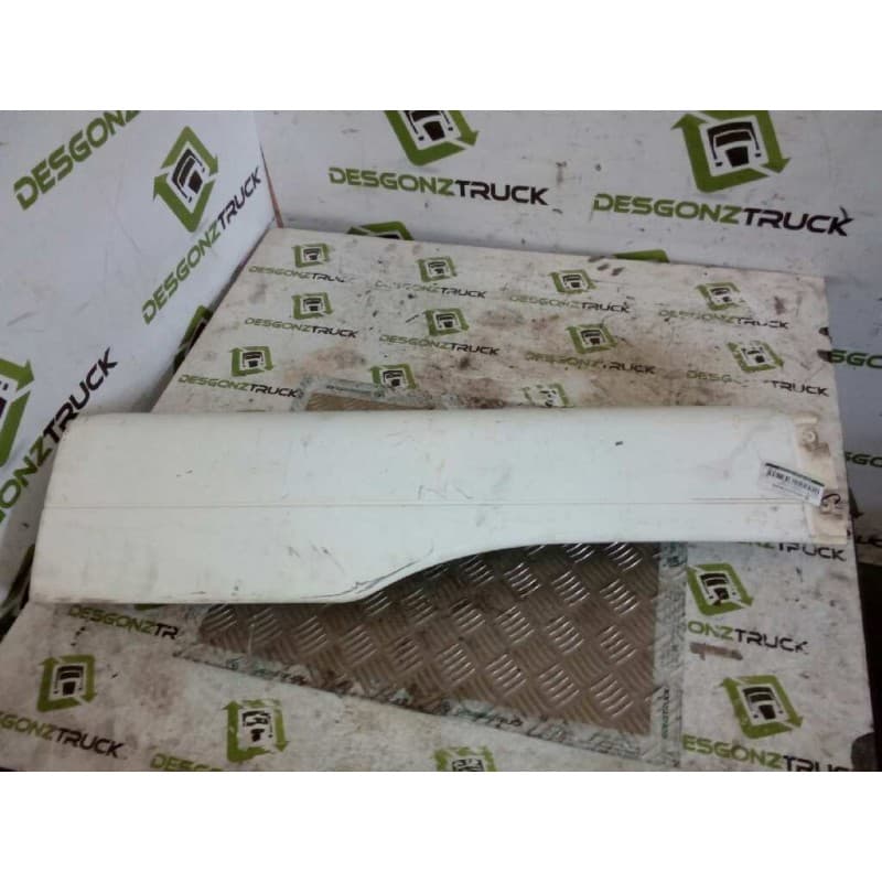 Recambio de moldura trasera cabina para man tg - a 18.460 fg / bb (e3/e4) m (largura mediana) referencia OEM IAM 81615100366 816 - Blanco