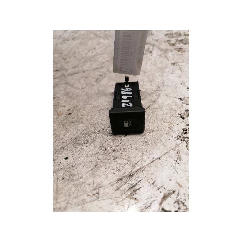 Recambio de boton apertura tapa combustible para land rover discovery (lt) td5 referencia OEM IAM 5 PINS - Negro