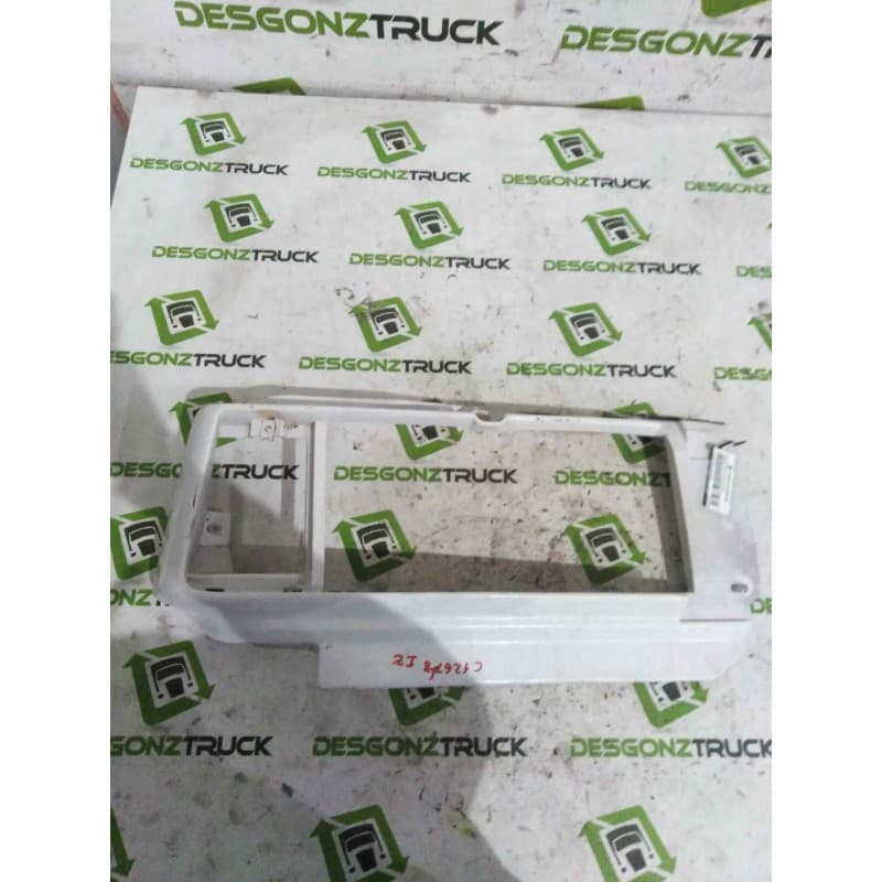 Recambio de molduras delanteras para renault b 120-35/55/65 messenger e2 2.8 diesel referencia OEM IAM 5000368207 MOLDURA DELAN - Blanco
