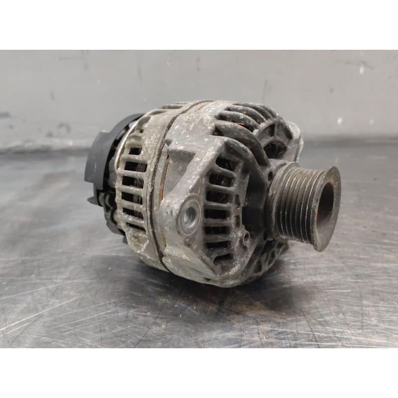 Recambio de alternador para iveco daily iv furgoneta 35c12 v, 35c12 v/p, 35s12 v, 35s12 v/p referencia OEM IAM 504009978 - Blanco