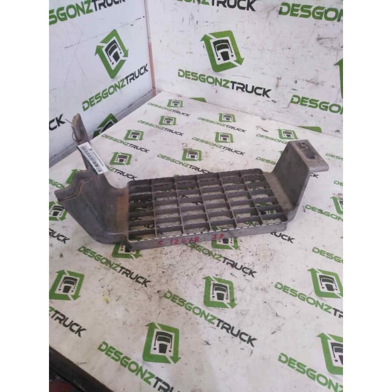 Recambio de peldaño izquierdo para renault b 120-35/55/65 messenger e2 2.8 diesel referencia OEM IAM 5000370934 - Blanco