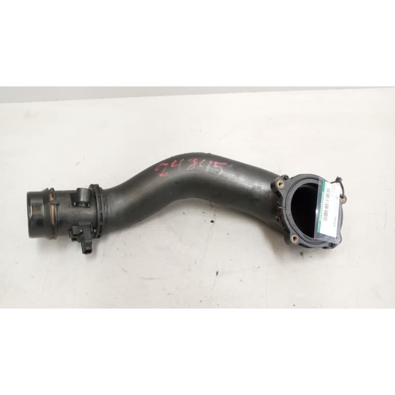 Recambio de tubo admision para riocar march 07 referencia OEM IAM A6510903637 - Blanco