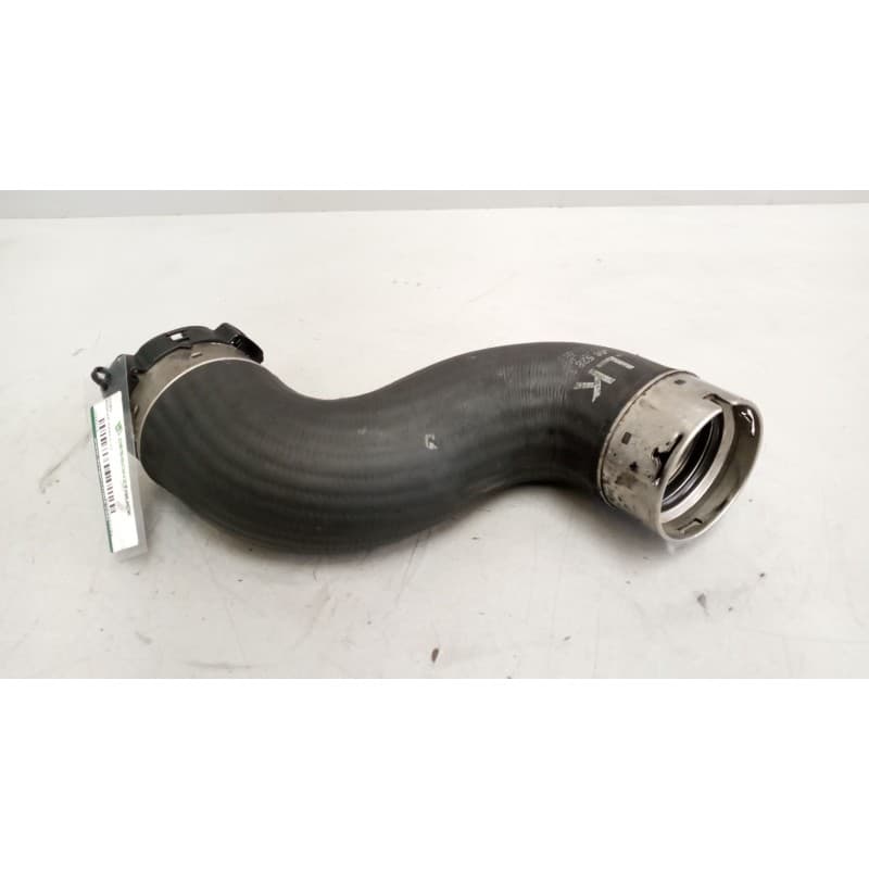 Recambio de tubo para riocar march 07 referencia OEM IAM A9065283782 - Blanco