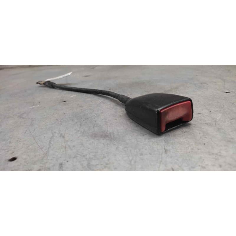 Recambio de enganche de cinturon delantero derecho para peugeot boxer combi (rs2850)(270/310)('02) estándar 1400 d referencia OE - Blanco