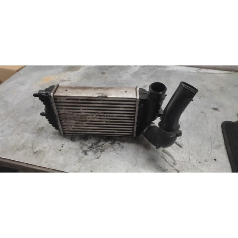 Recambio de intercooler para peugeot boxer caja cerrada (rs2850)(290/330)('02) 330 c td referencia OEM IAM - Blanco