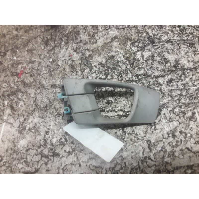 Recambio de maneta interior delantera izquierda para kia carens 2.0 crdi ex monovolumen referencia OEM IAM - Gris