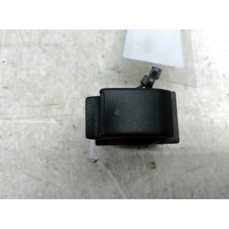Recambio de mando elevalunas trasero izquierdo para toyota corolla verso (r1) 2.2 d-4d luna referencia OEM IAM 848100F010 - Gris