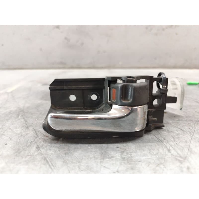 Recambio de maneta interior trasera derecha para toyota avensis berlina (t25) 2.0 d4-d executive berlina (5-ptas.) referencia OE