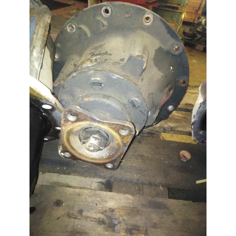 Recambio de grupo para nissan eco - t 135.60/100 kw/e2 chasis / 2800 / 6.0 cabina individual referencia OEM IAM 38300D8900 RATIO - Blanco