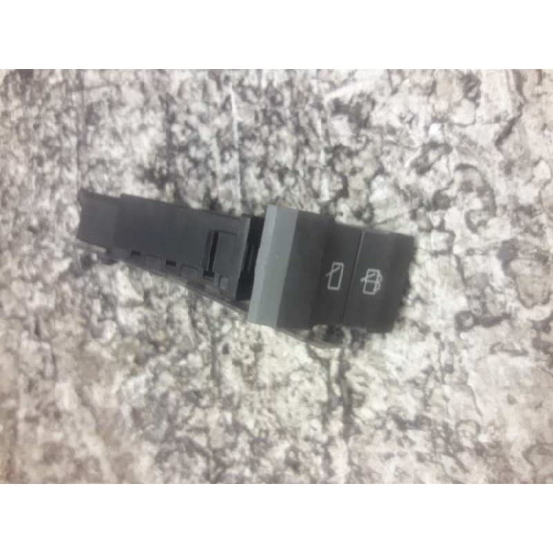 Recambio de boton agua limpia para kia carens 2.0 crdi ex monovolumen referencia OEM IAM 6 PINS - Gris
