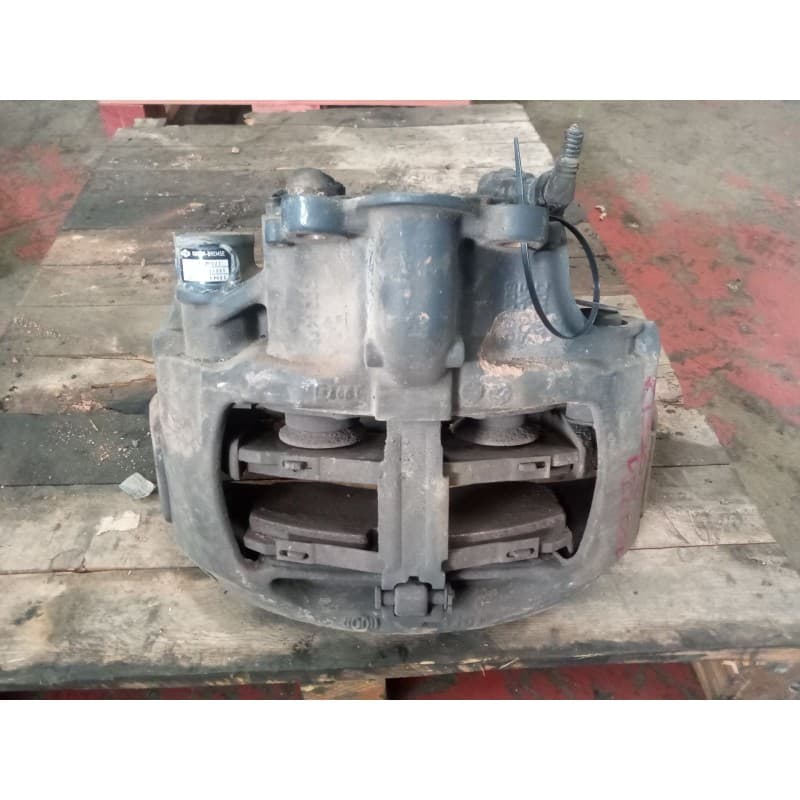 Recambio de pinza freno delantera derecha para mercedes-benz axor 3-ejes 25/26t 2004 6.4 diesel (om 906 la) referencia OEM IAM - Blanco